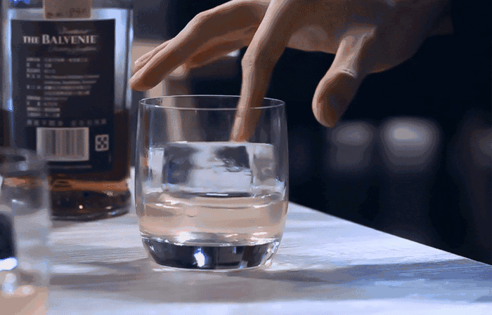 fa4313eb2aa644928991e2bbfd4b1365.gif