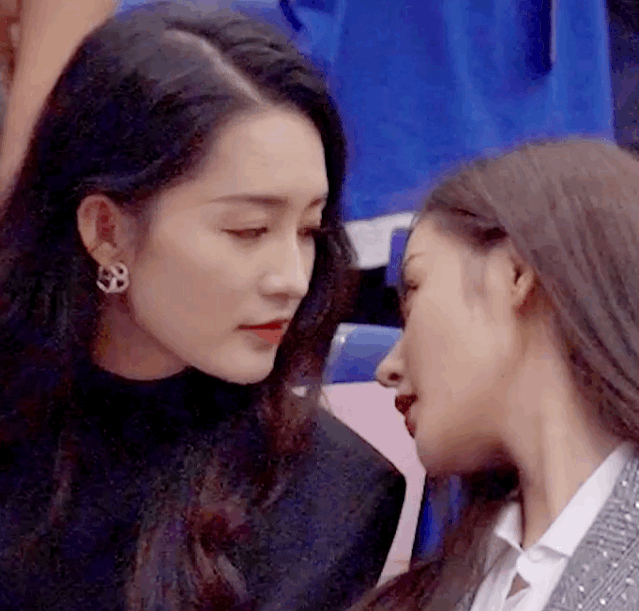 26b87fe9a1a146a3aab3cb4a3432ccfe.gif