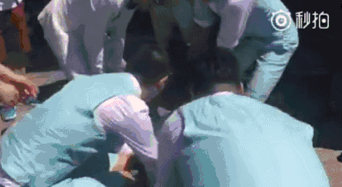 453bc12e0069475cb1724611853d3def.gif